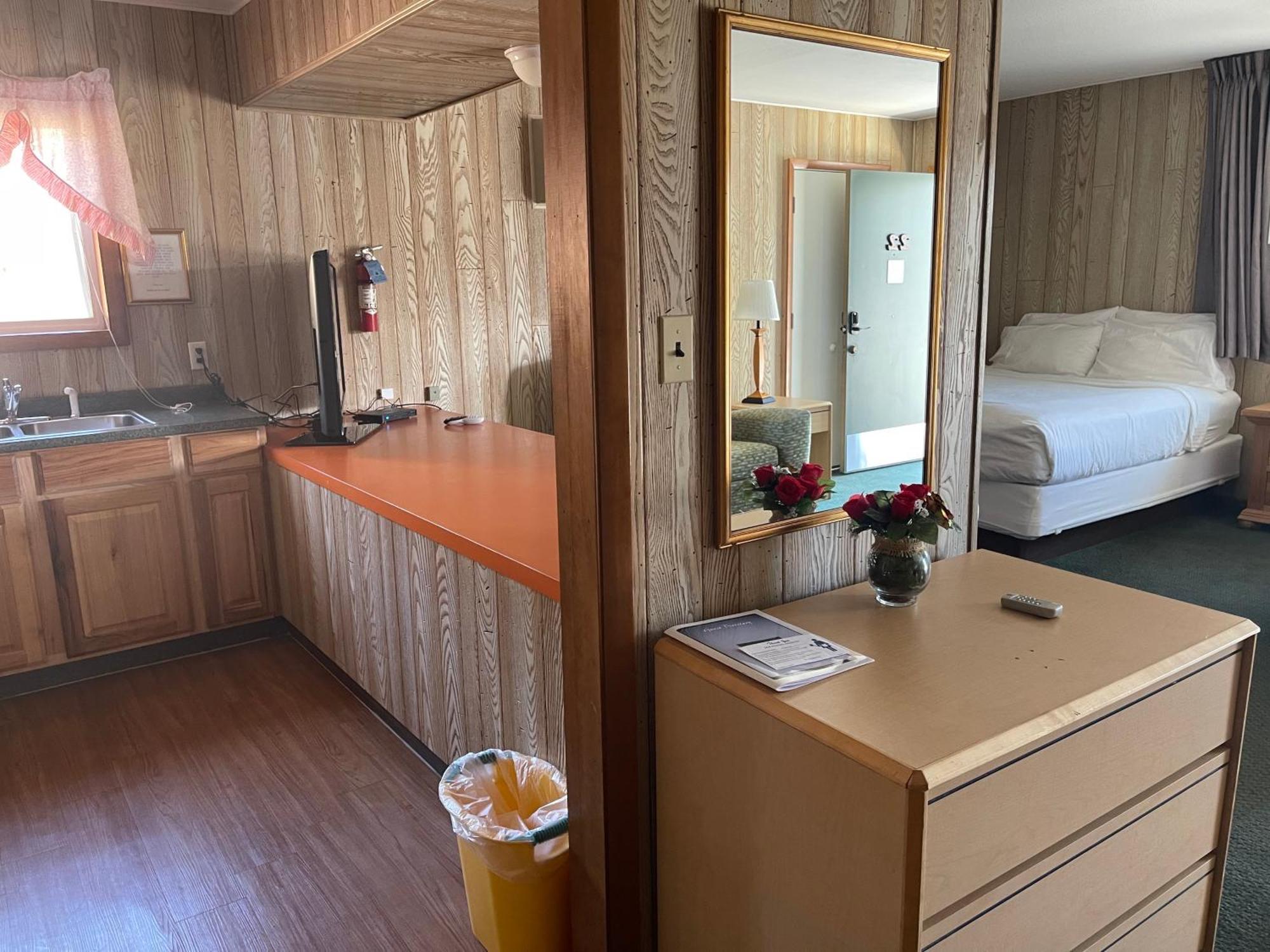 Saddle & Surrey Motel Estes Park Room photo